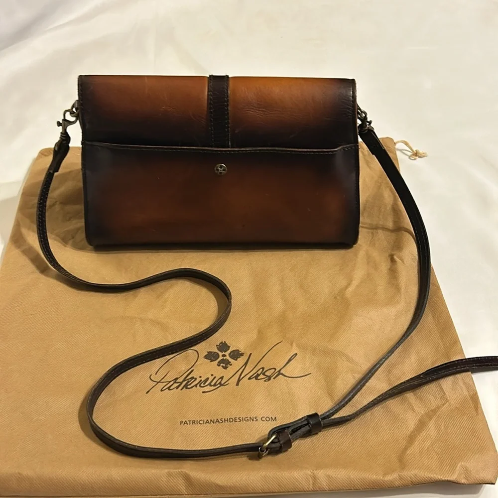 Patricia Nash Classic Crossbody Bag - Picture 2 of 9